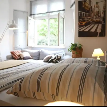 Cozy , Warm And Welcoming In The Heart Of Pansiyon Nürnberg
